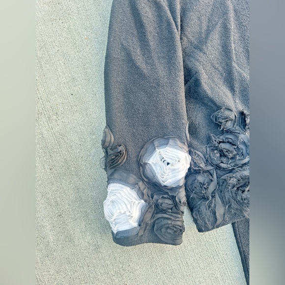 St. John Black Garment set - Picture 7 of 7